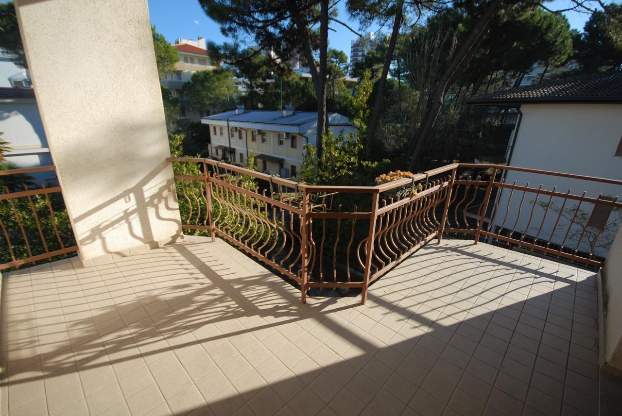 Villa Azalea Lignano Sabbiadoro Exterior foto